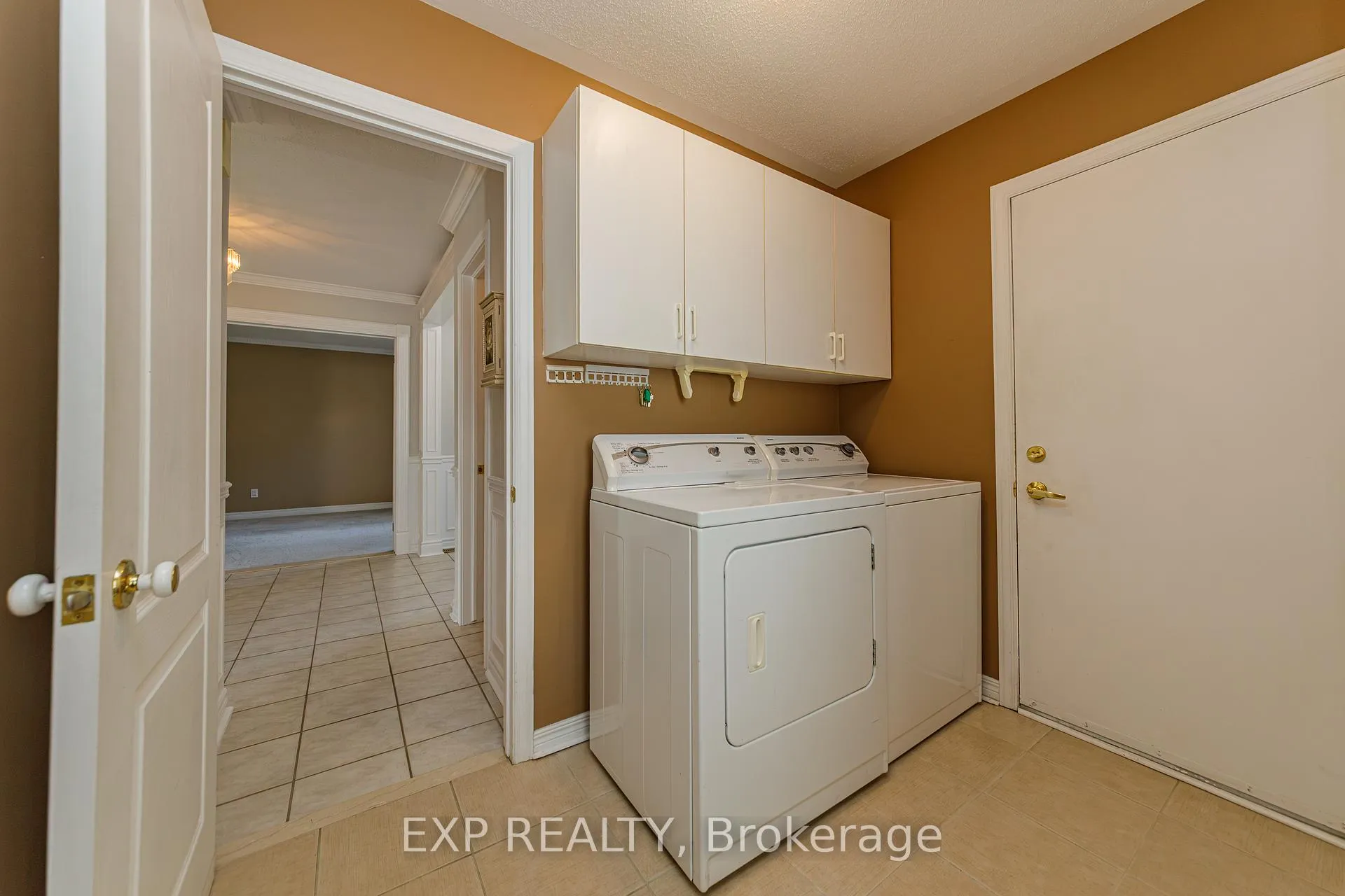 Photo 16 of 40 Newborough Crescent, Ottawa, Barrhaven East — HOMEH
