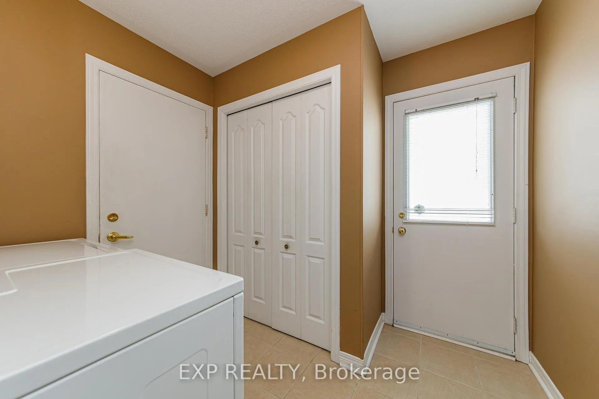 Photo 17 of 40 Newborough Crescent, Ottawa, Barrhaven East — HOMEH