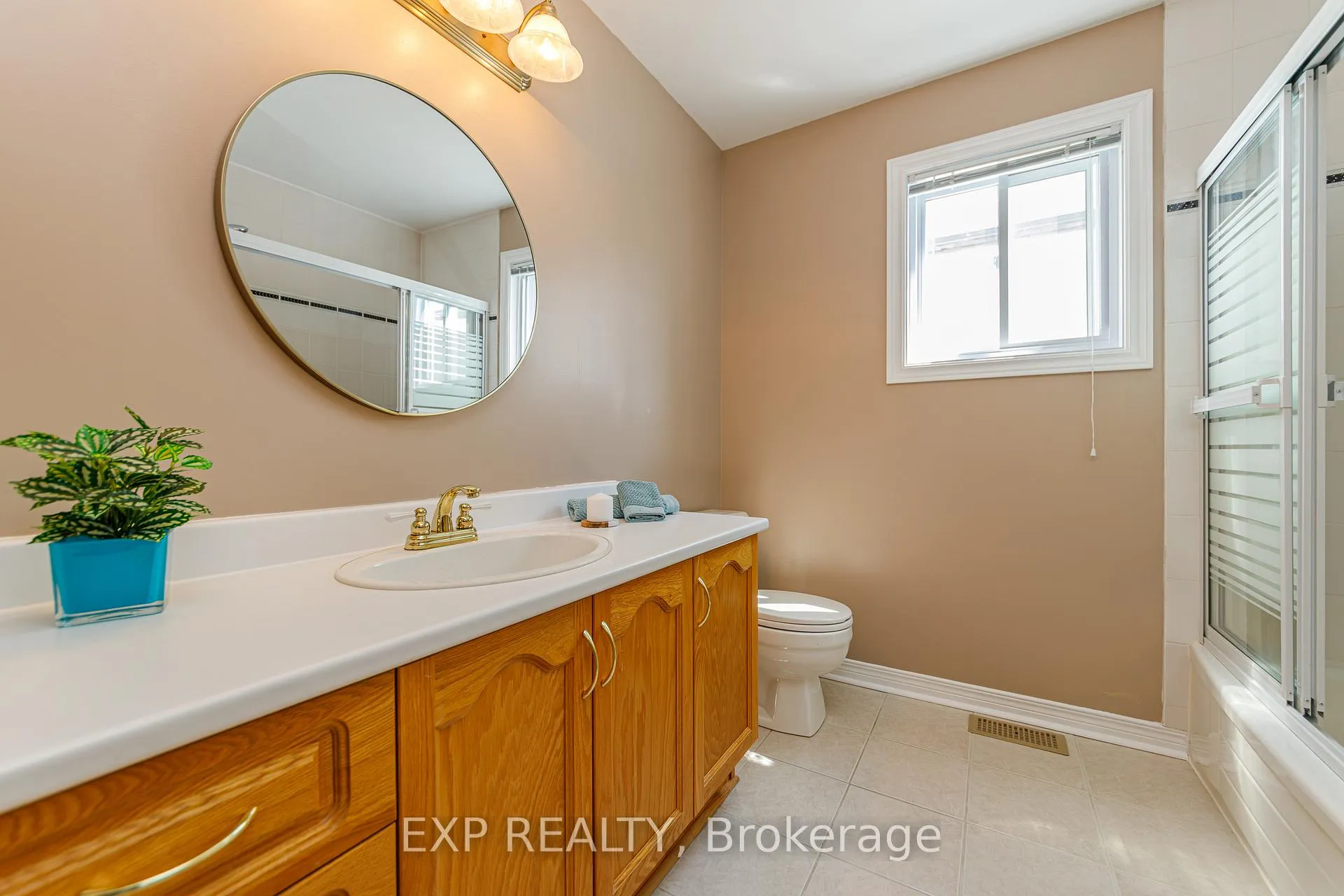Photo 26 of 40 Newborough Crescent, Ottawa, Barrhaven East — HOMEH