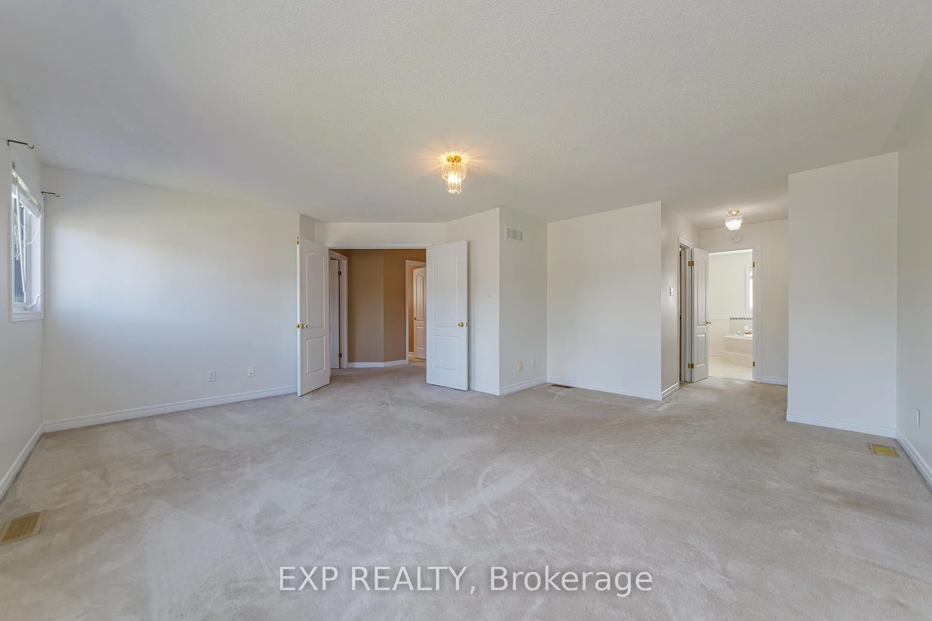 Photo 32 of 40 Newborough Crescent, Ottawa, Barrhaven East — HOMEH