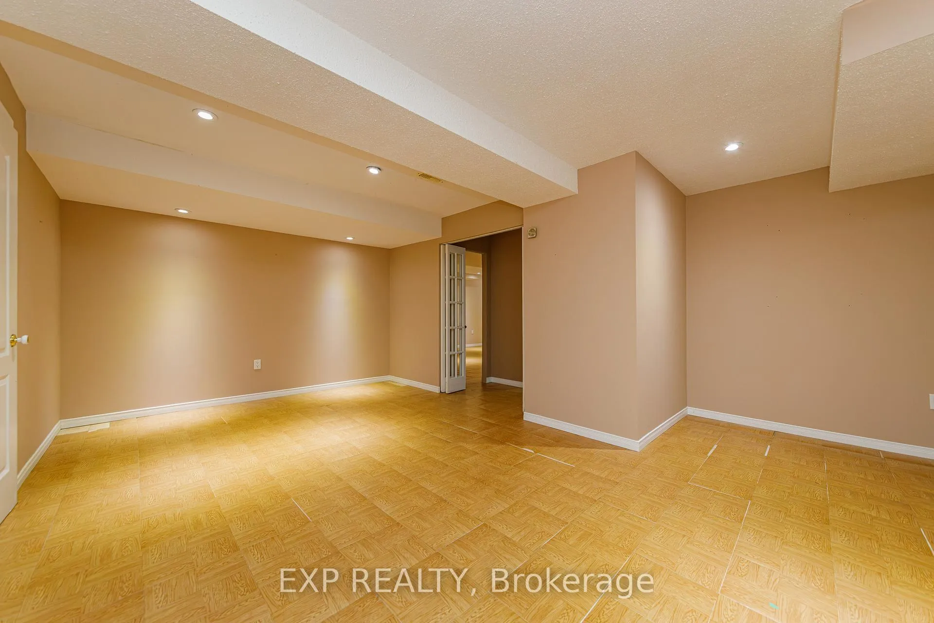Photo 39 of 40 Newborough Crescent, Ottawa, Barrhaven East — HOMEH