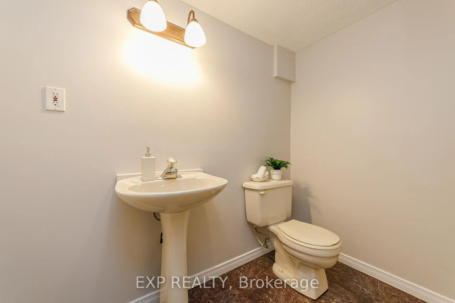 Photo 41 of 40 Newborough Crescent, Ottawa, Barrhaven East — HOMEH