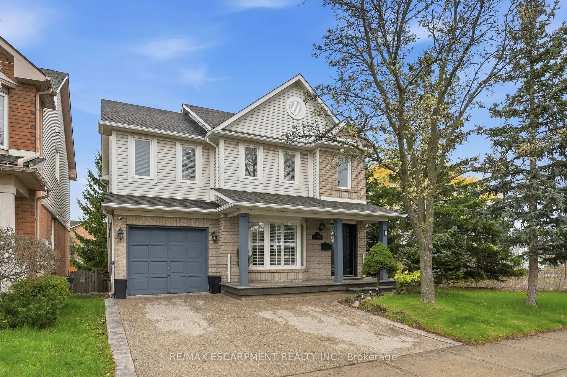 Photo 2 of 5010 Bunton Crescent, Burlington, Orchard — HOMEH