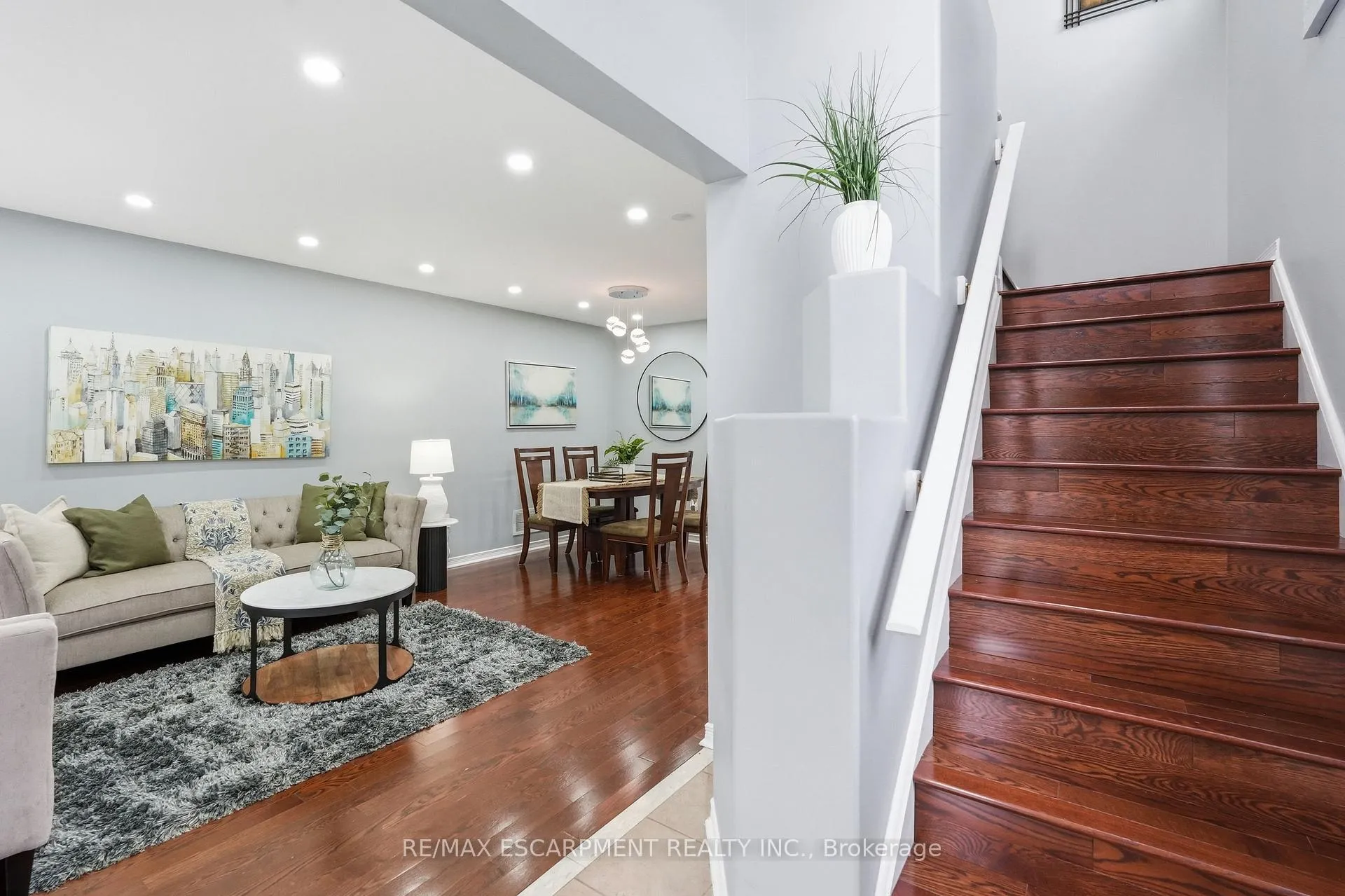 Photo 5 of 5010 Bunton Crescent, Burlington, Orchard — HOMEH