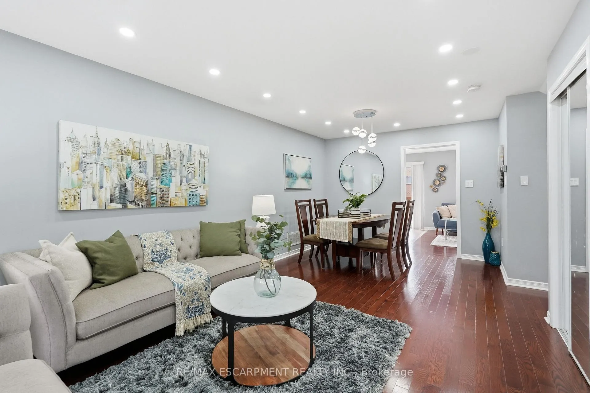 Photo 6 of 5010 Bunton Crescent, Burlington, Orchard — HOMEH
