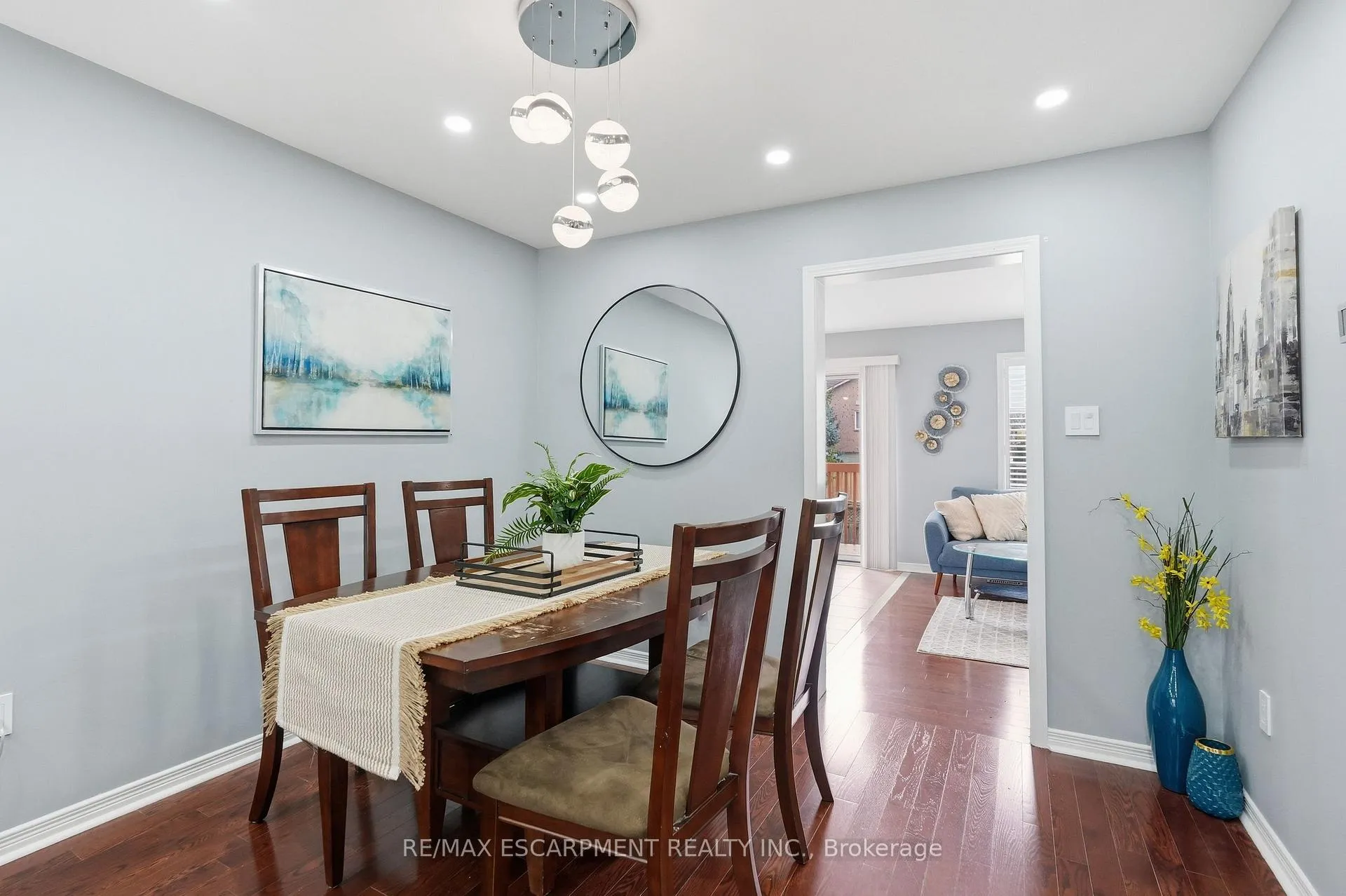 Photo 10 of 5010 Bunton Crescent, Burlington, Orchard — HOMEH