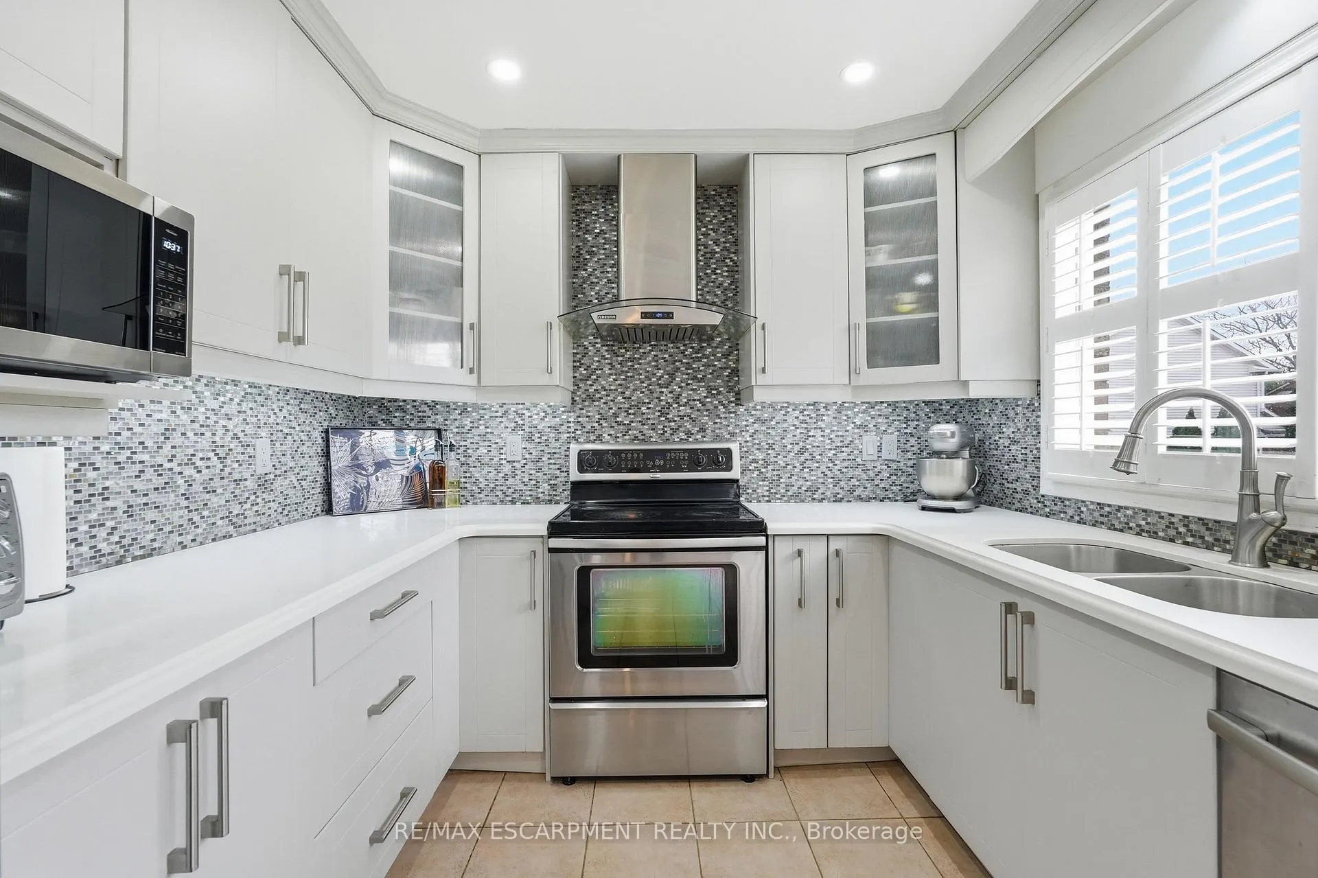 Photo 15 of 5010 Bunton Crescent, Burlington, Orchard — HOMEH