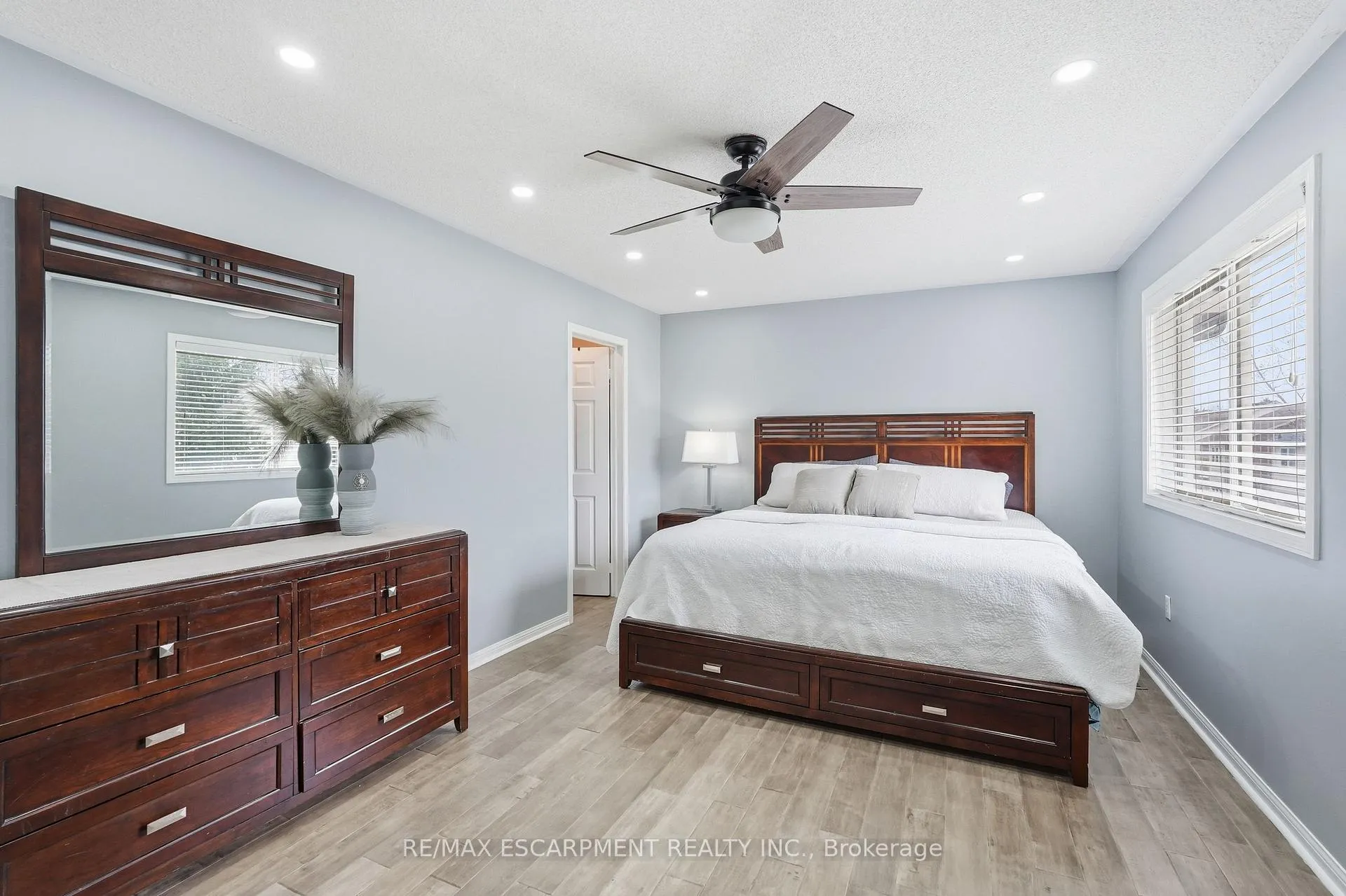 Photo 22 of 5010 Bunton Crescent, Burlington, Orchard — HOMEH