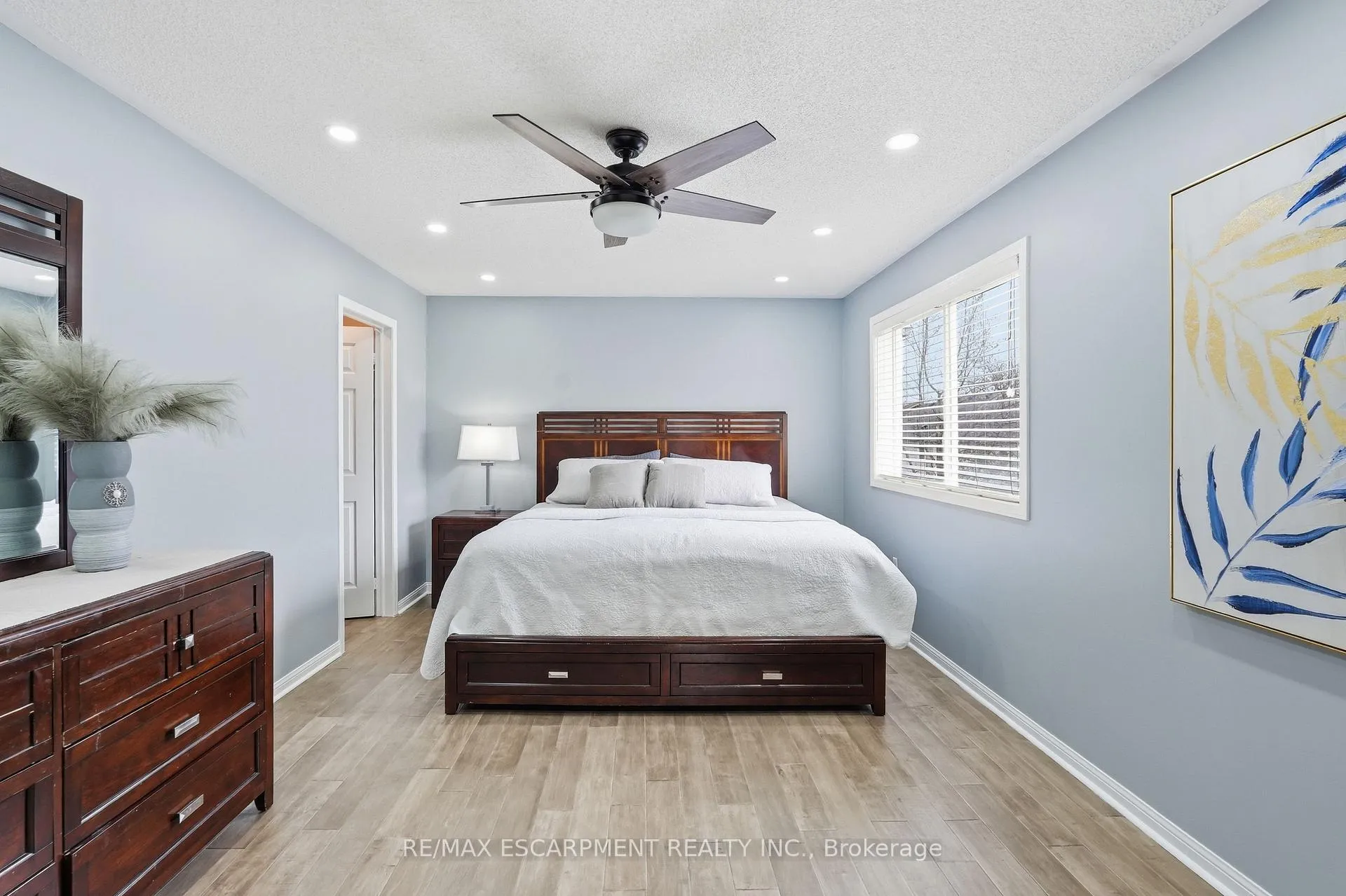 Photo 23 of 5010 Bunton Crescent, Burlington, Orchard — HOMEH