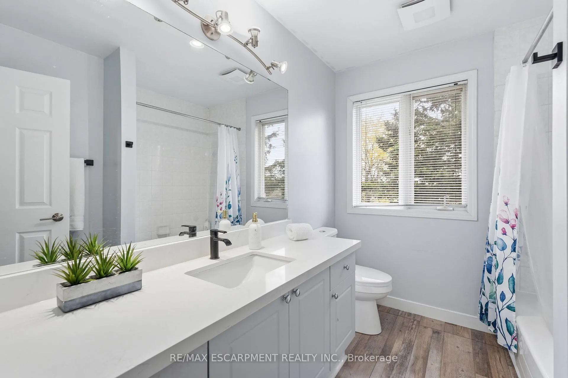 Photo 25 of 5010 Bunton Crescent, Burlington, Orchard — HOMEH