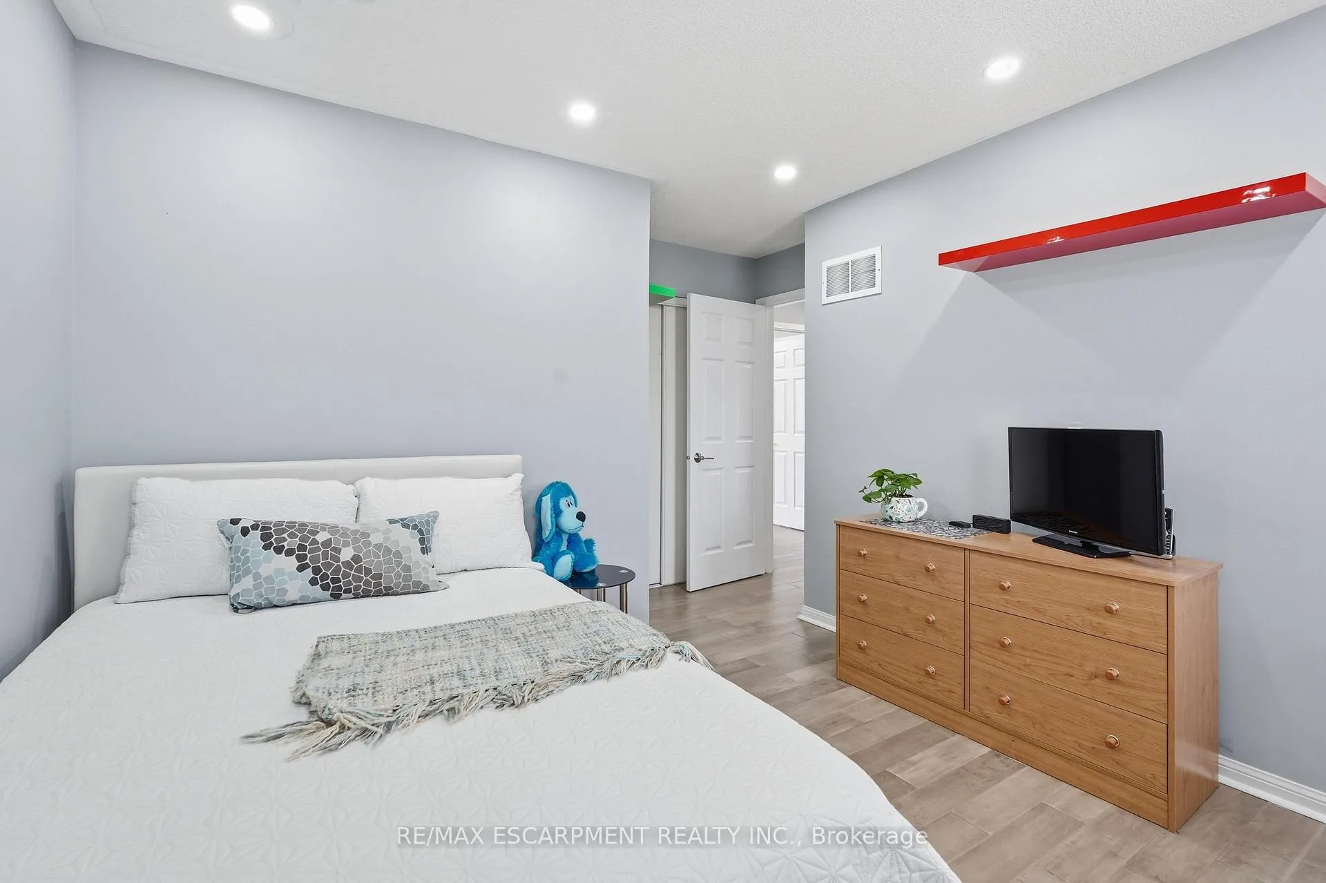 Photo 30 of 5010 Bunton Crescent, Burlington, Orchard — HOMEH
