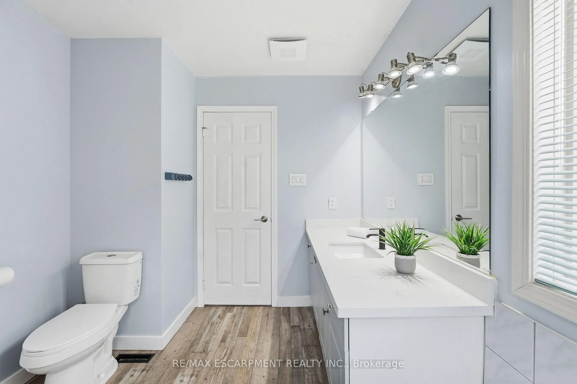 Photo 36 of 5010 Bunton Crescent, Burlington, Orchard — HOMEH