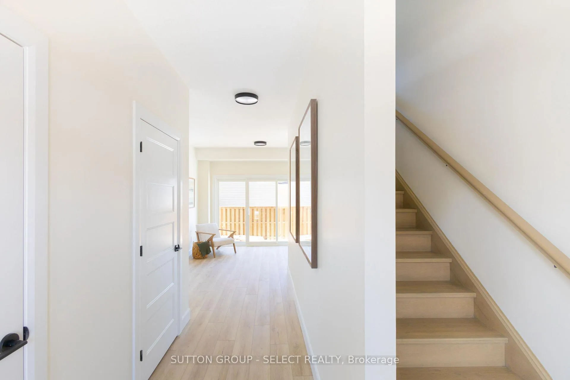 Photo 4 of Unit 2, 233 Upper Queen Street, Thames Centre, Thorndale — HOMEH
