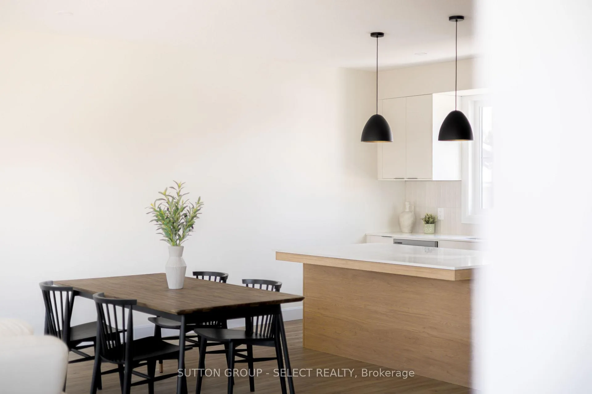Photo 8 of Unit 2, 233 Upper Queen Street, Thames Centre, Thorndale — HOMEH
