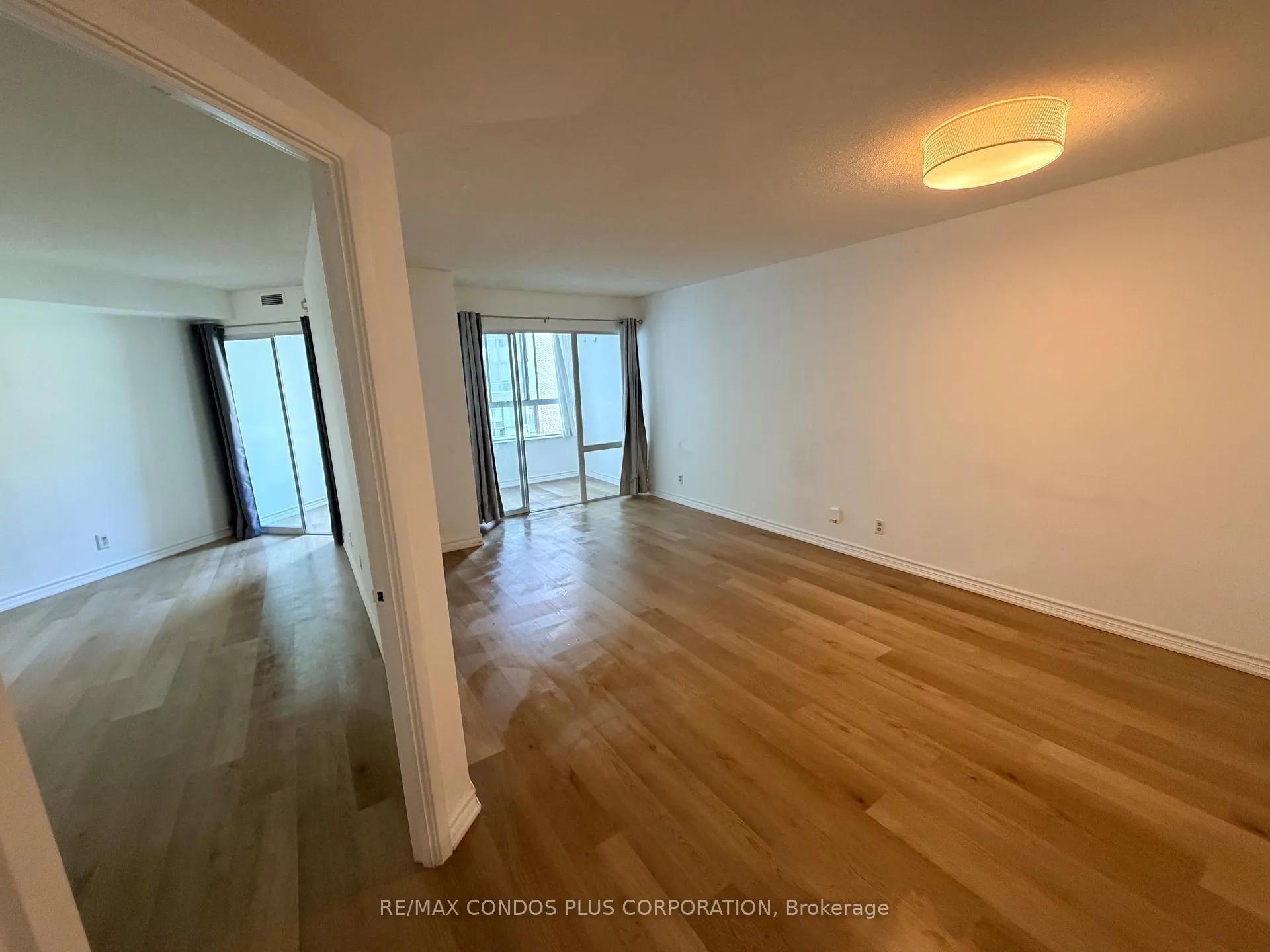 Photo 6 of Unit 720, 711 Bay Street, Toronto, Bay Street Corridor — HOMEH