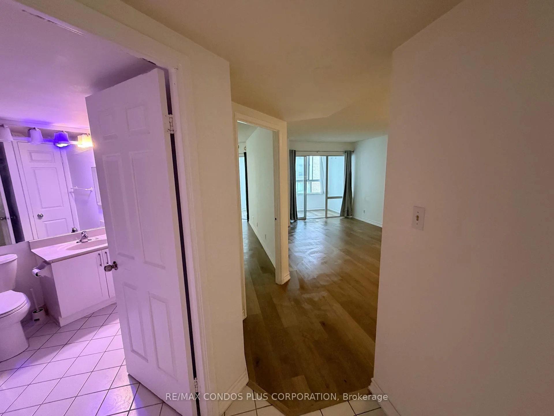Photo 9 of Unit 720, 711 Bay Street, Toronto, Bay Street Corridor — HOMEH