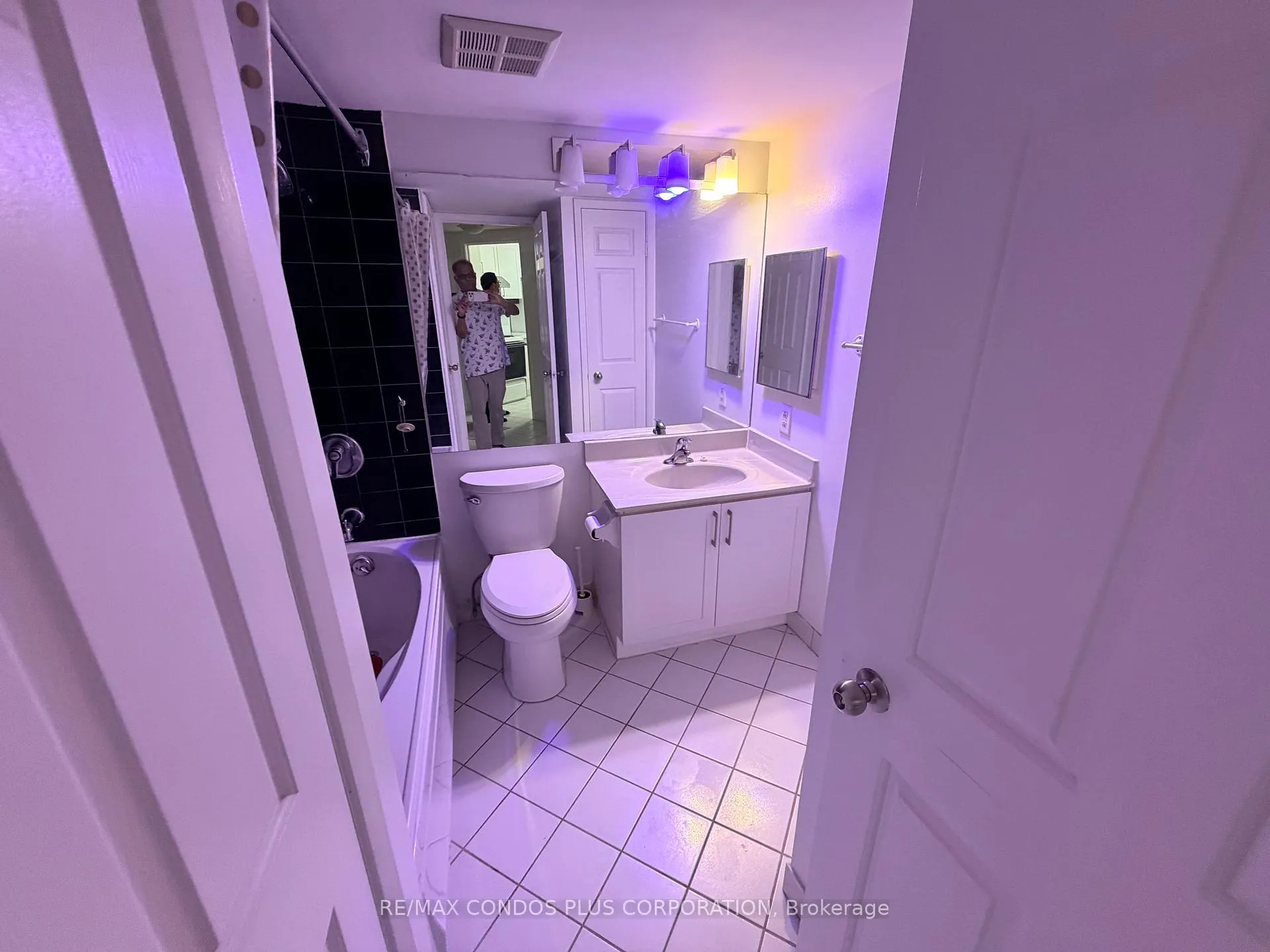 Photo 11 of Unit 720, 711 Bay Street, Toronto, Bay Street Corridor — HOMEH
