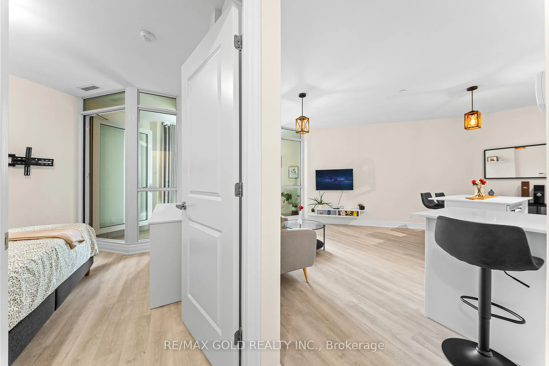 Photo 13 of Unit 618, 9075 Jane Street, Vaughan, Concord — HOMEH