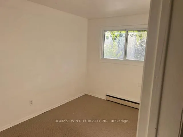 Photo 17 of Unit 4, 107 Sixth Avenue, Brantford, Eagle Place West — HOMEH