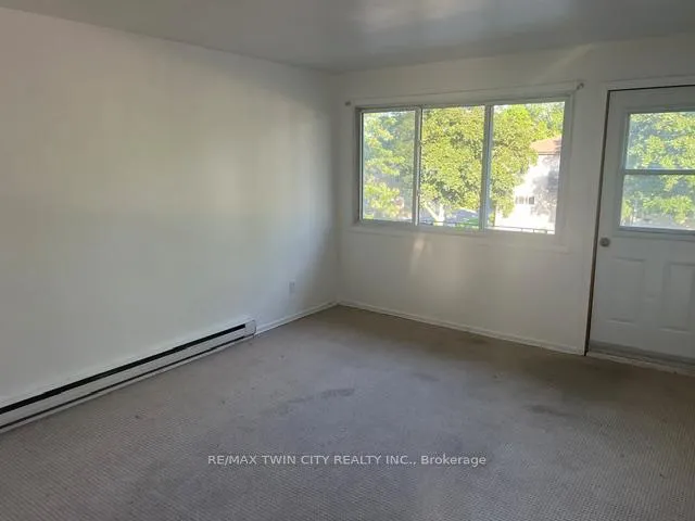 Photo 18 of Unit 4, 107 Sixth Avenue, Brantford, Eagle Place West — HOMEH
