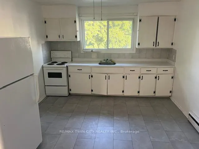 Photo 20 of Unit 4, 107 Sixth Avenue, Brantford, Eagle Place West — HOMEH