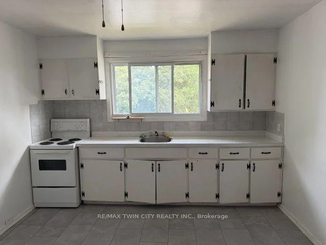 Photo 1 of Unit 4, 107 Sixth Avenue, Brantford, Eagle Place West — HOMEH