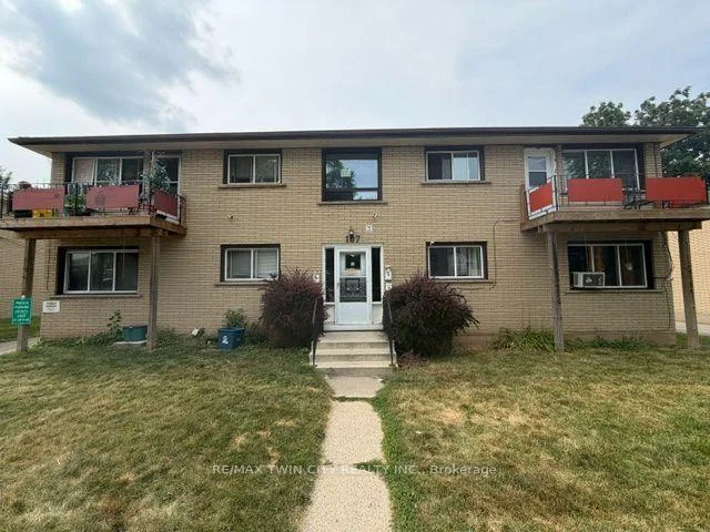 Photo 5 of Unit 4, 107 Sixth Avenue, Brantford, Eagle Place West — HOMEH
