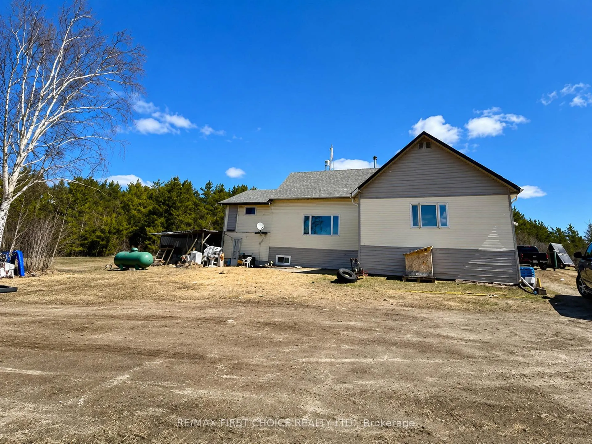 Photo of G1649 Flanders Road N