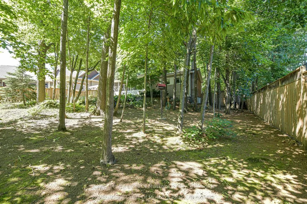 Photo 9 of 115 Douglas Street, Gravenhurst, Muskoka (S) — HOMEH