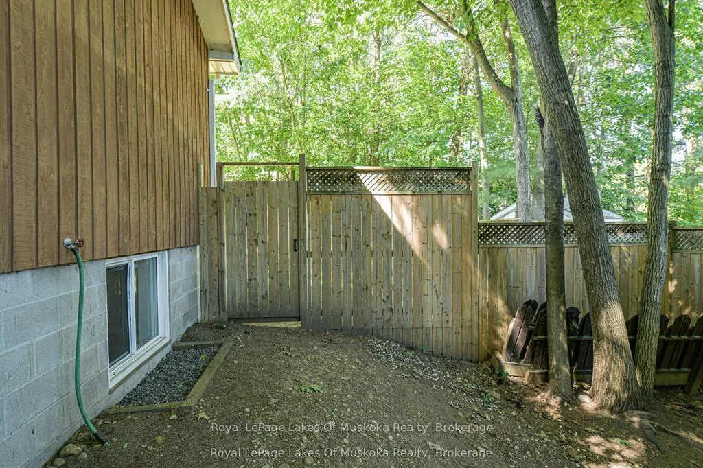 Photo 16 of 115 Douglas Street, Gravenhurst, Muskoka (S) — HOMEH