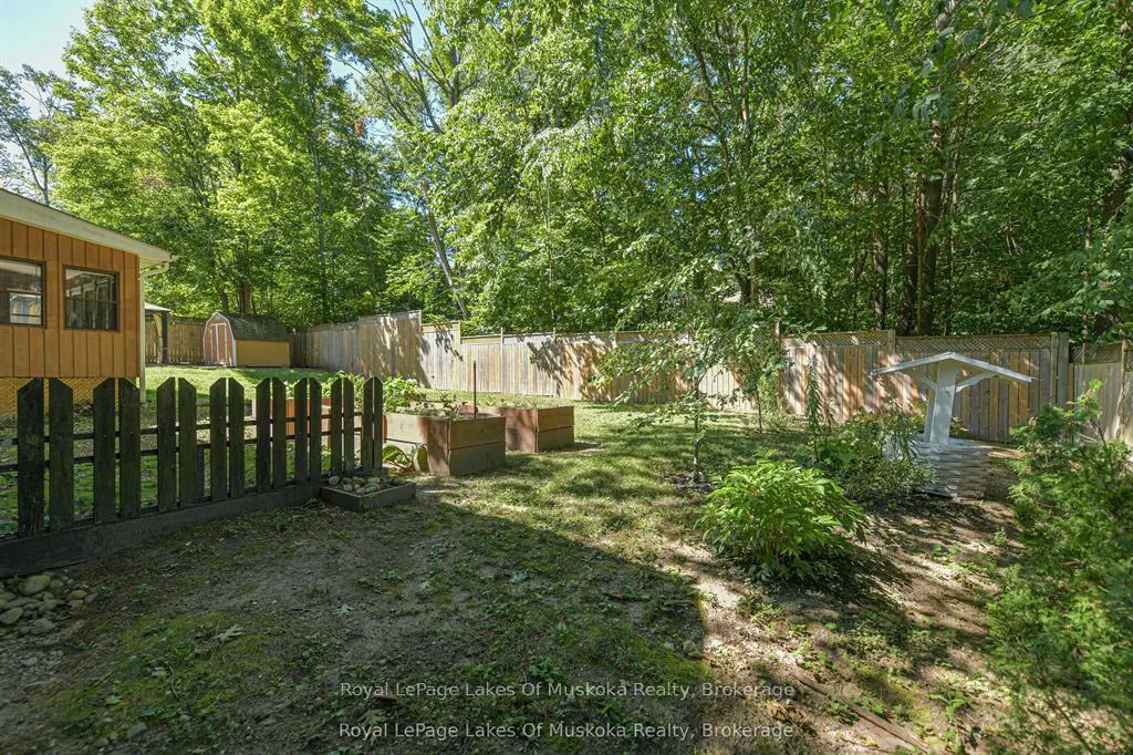 Photo 17 of 115 Douglas Street, Gravenhurst, Muskoka (S) — HOMEH