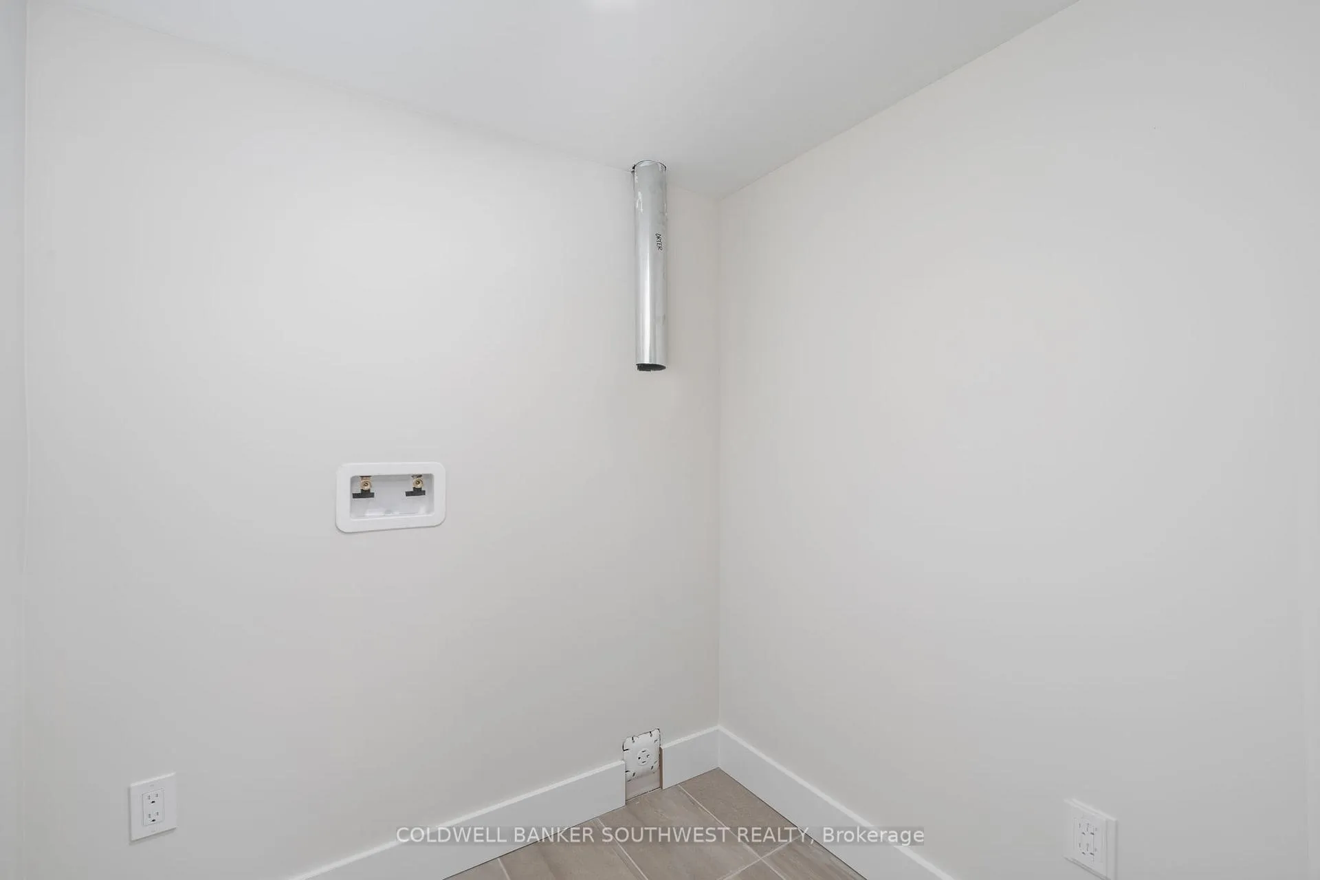 Photo 34 of 520 Anise Lane, Sarnia — HOMEH