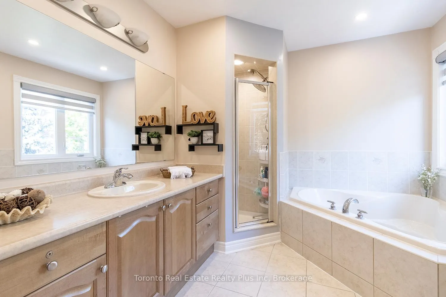 Photo 42 of 14 Riel Drive, Richmond Hill, Oak Ridges — HOMEH