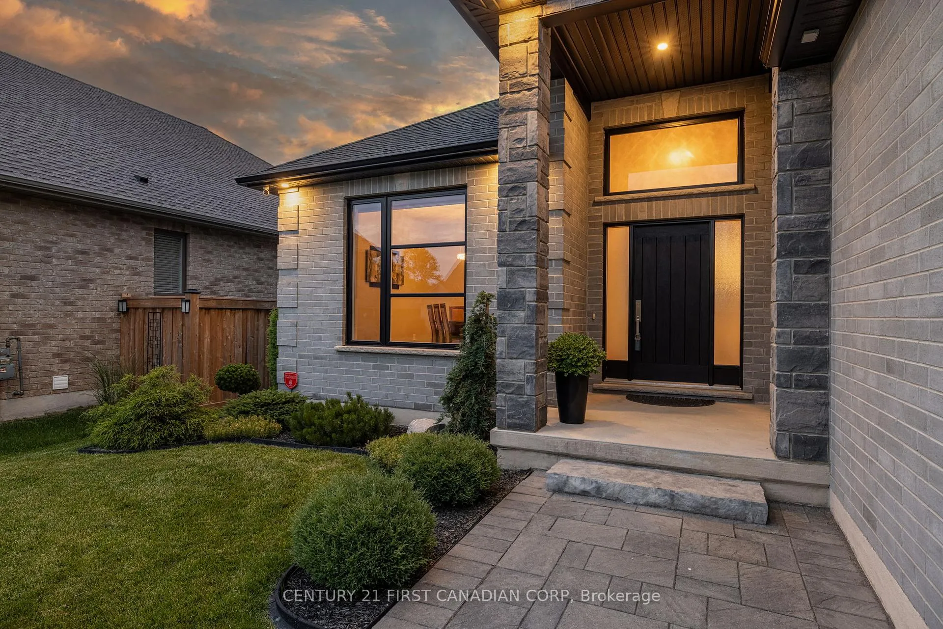 Photo 6 of 16 Foxborough Place, Thames Centre, Thorndale — HOMEH
