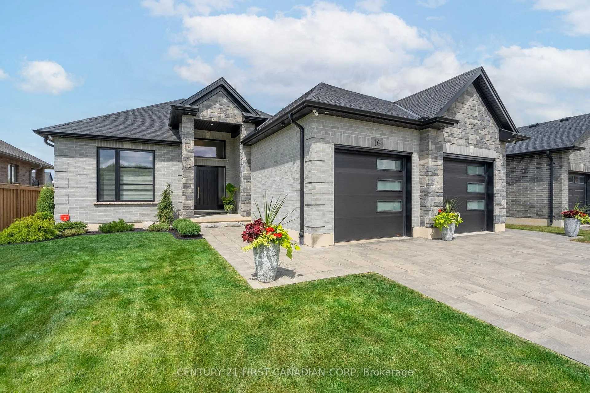 Photo 3 of 16 Foxborough Place, Thames Centre, Thorndale — HOMEH
