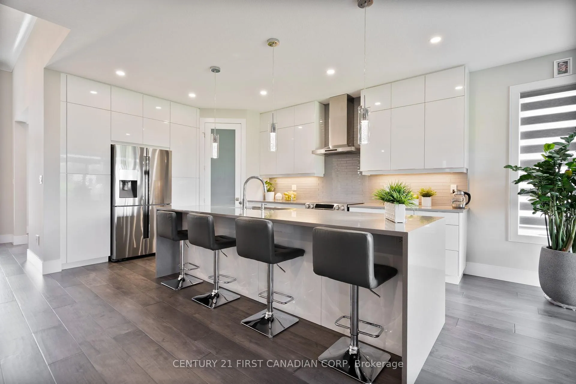 Photo 12 of 16 Foxborough Place, Thames Centre, Thorndale — HOMEH