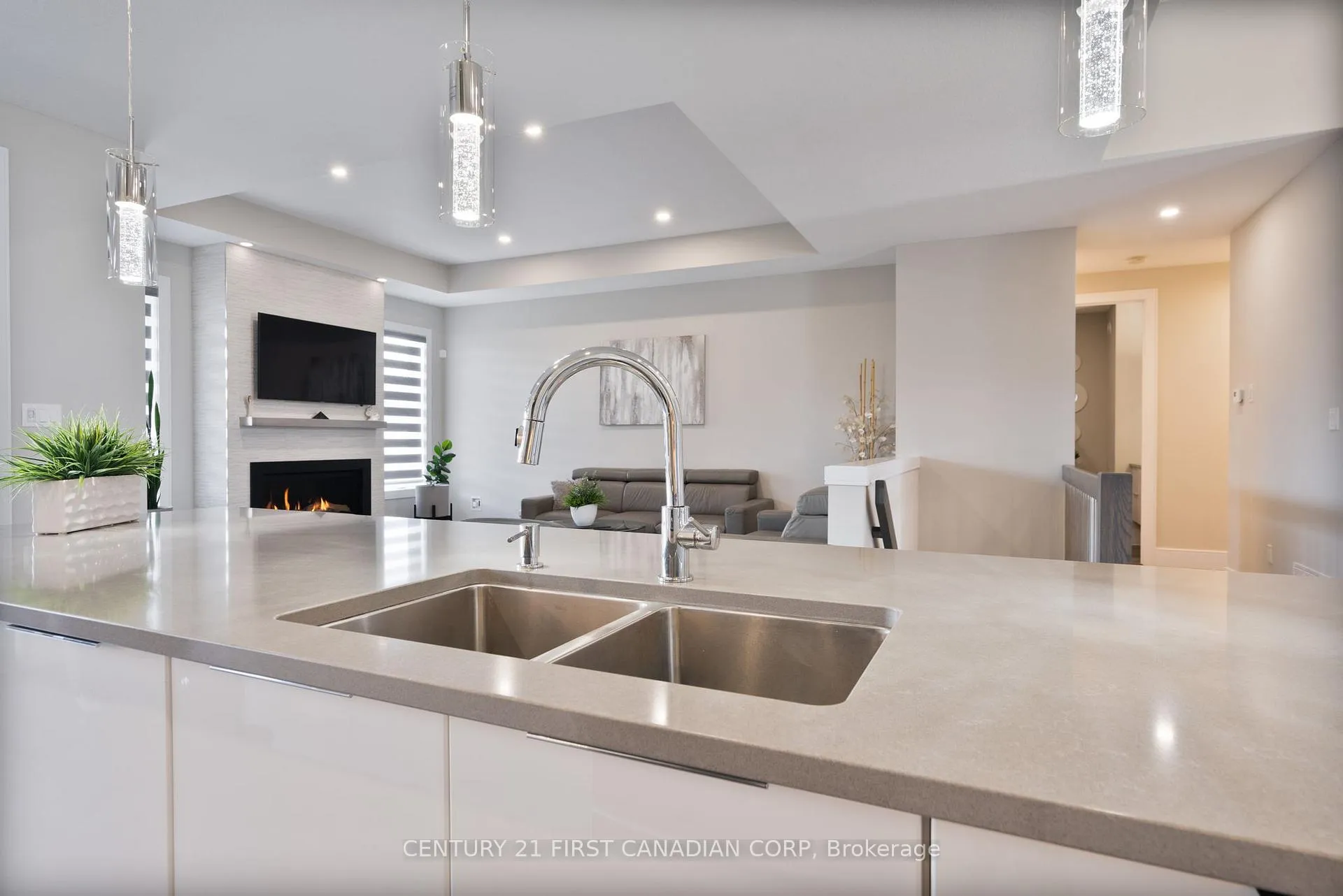 Photo 13 of 16 Foxborough Place, Thames Centre, Thorndale — HOMEH
