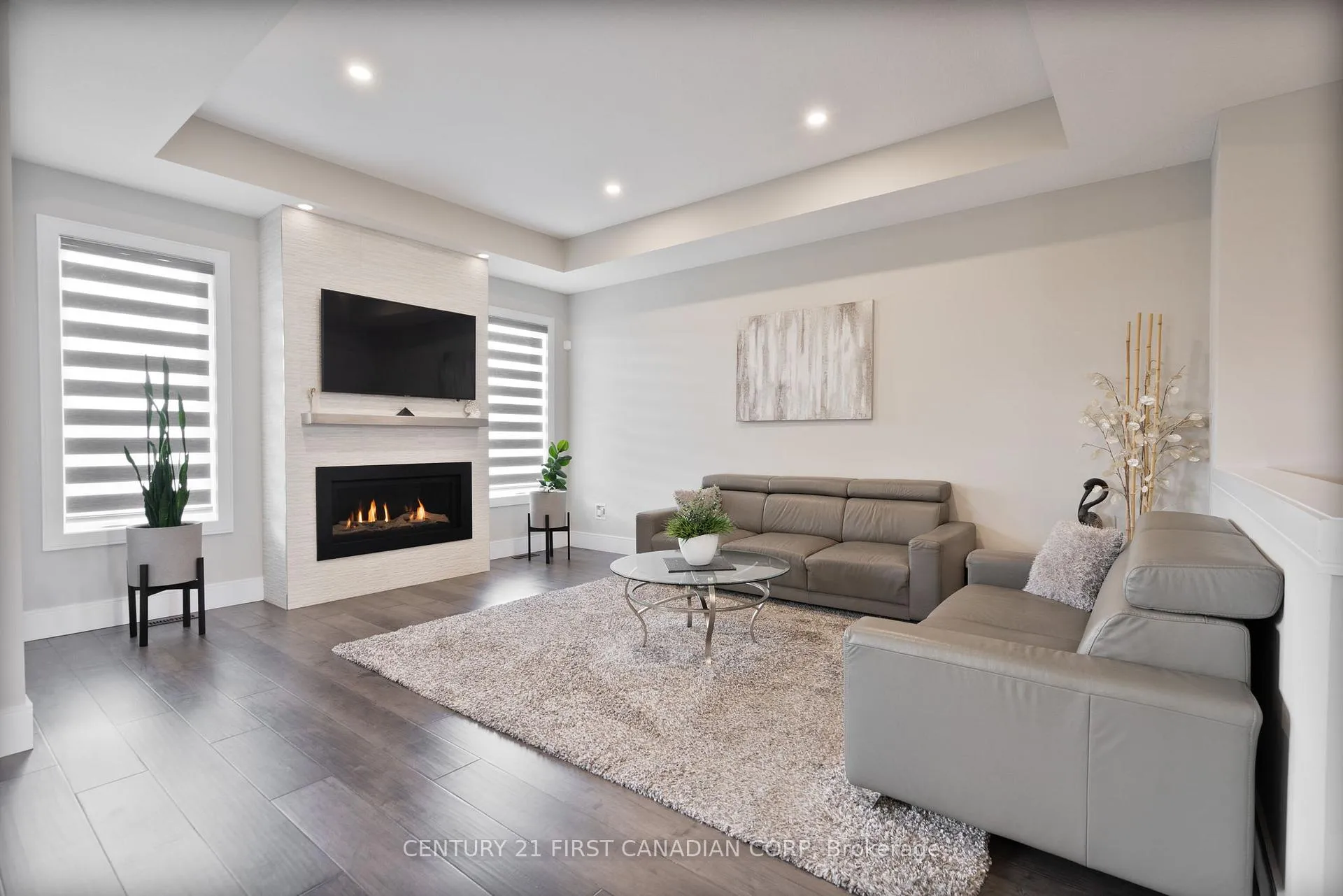 Photo 14 of 16 Foxborough Place, Thames Centre, Thorndale — HOMEH