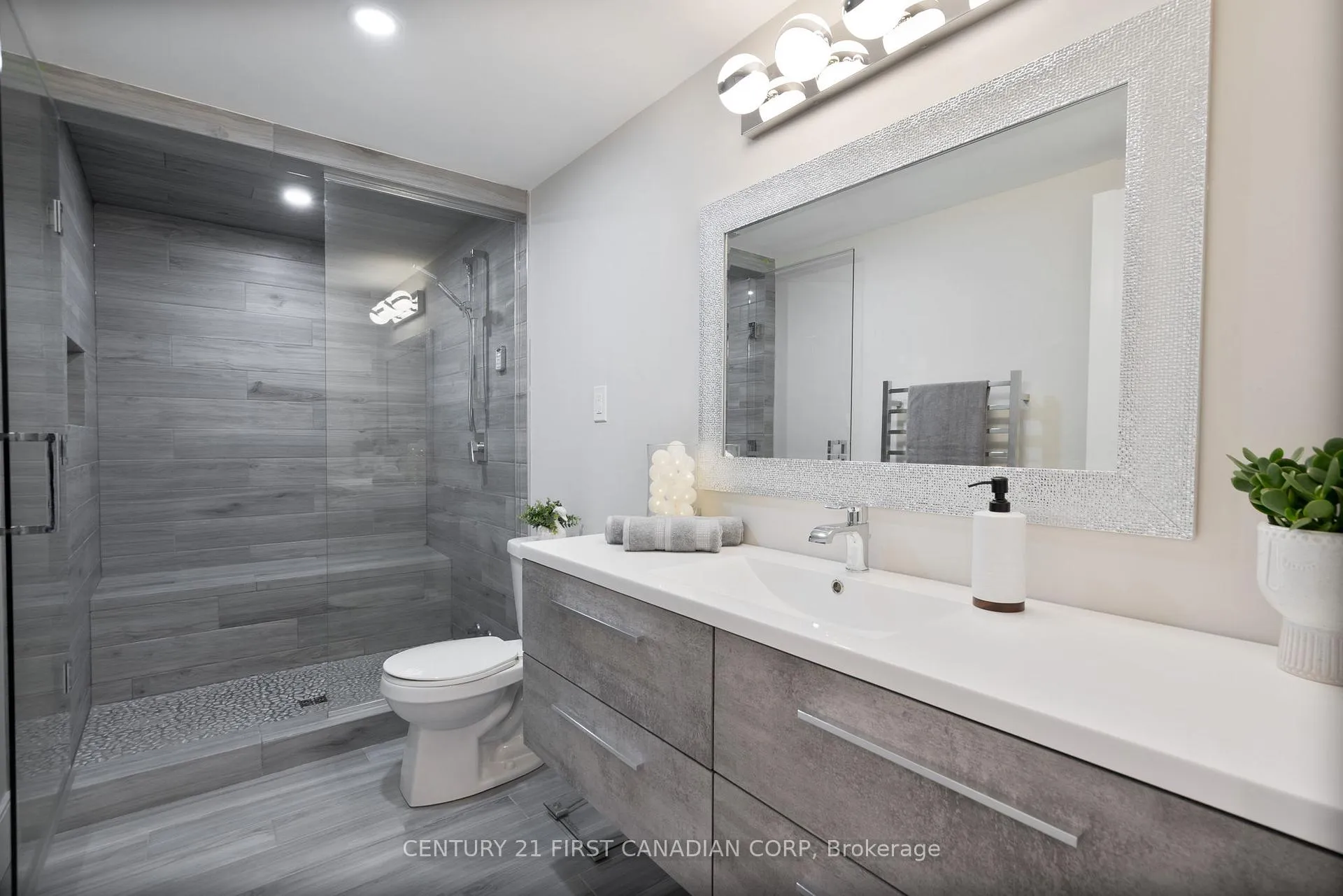 Photo 33 of 16 Foxborough Place, Thames Centre, Thorndale — HOMEH