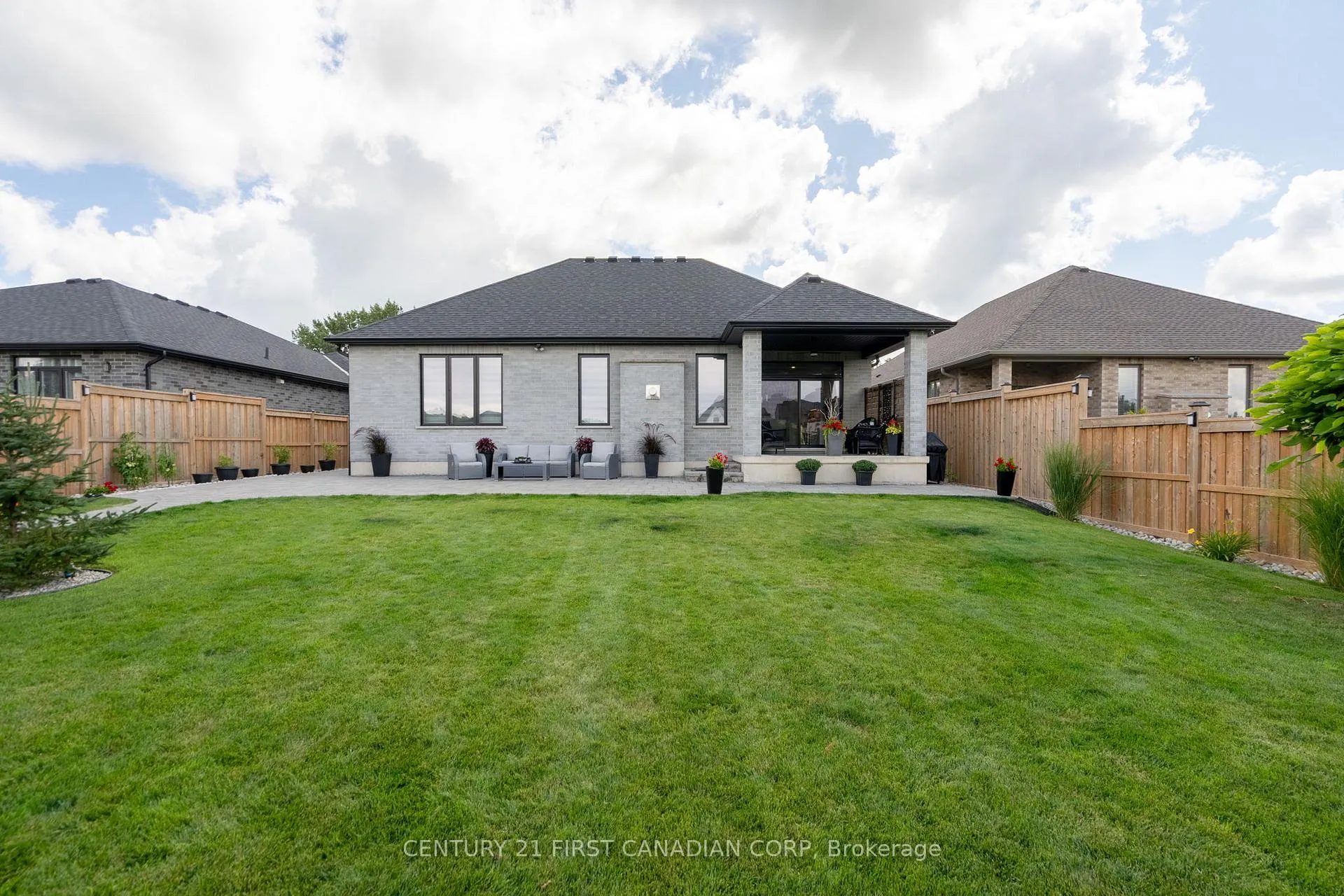 Photo 42 of 16 Foxborough Place, Thames Centre, Thorndale — HOMEH