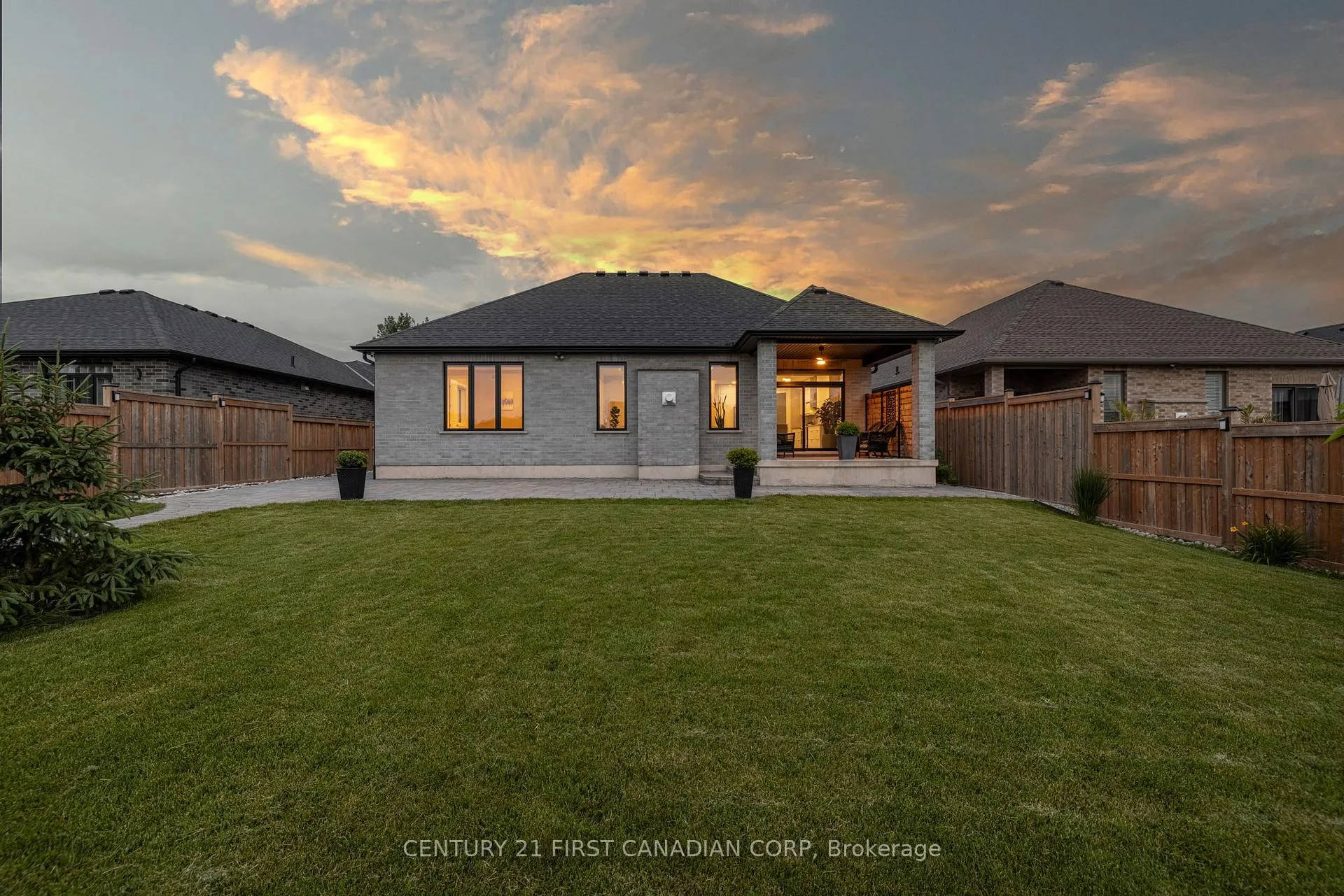 Photo 44 of 16 Foxborough Place, Thames Centre, Thorndale — HOMEH