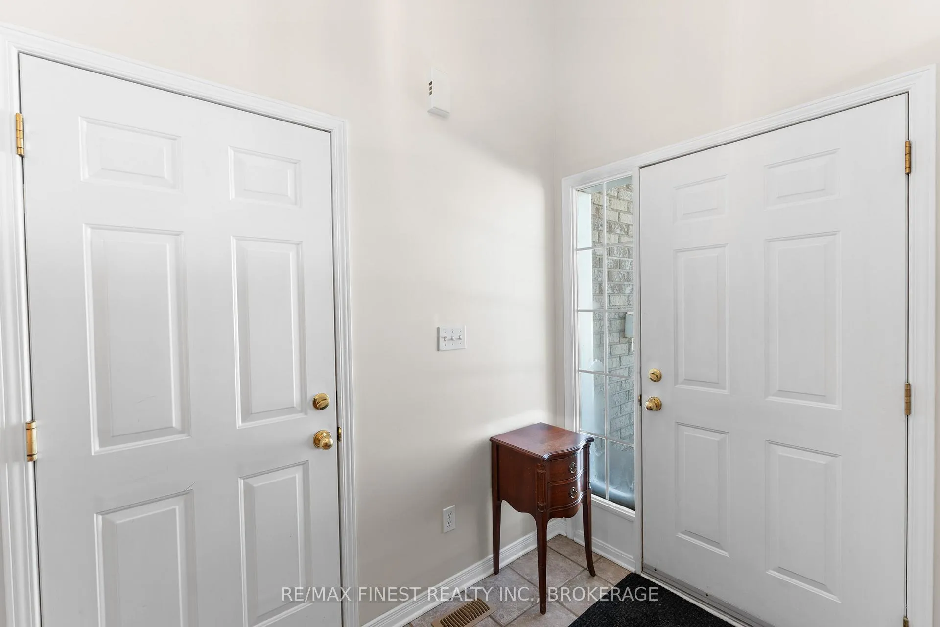 Photo 4 of 1909 Spindlewood Street, Kingston, City Northwest — HOMEH