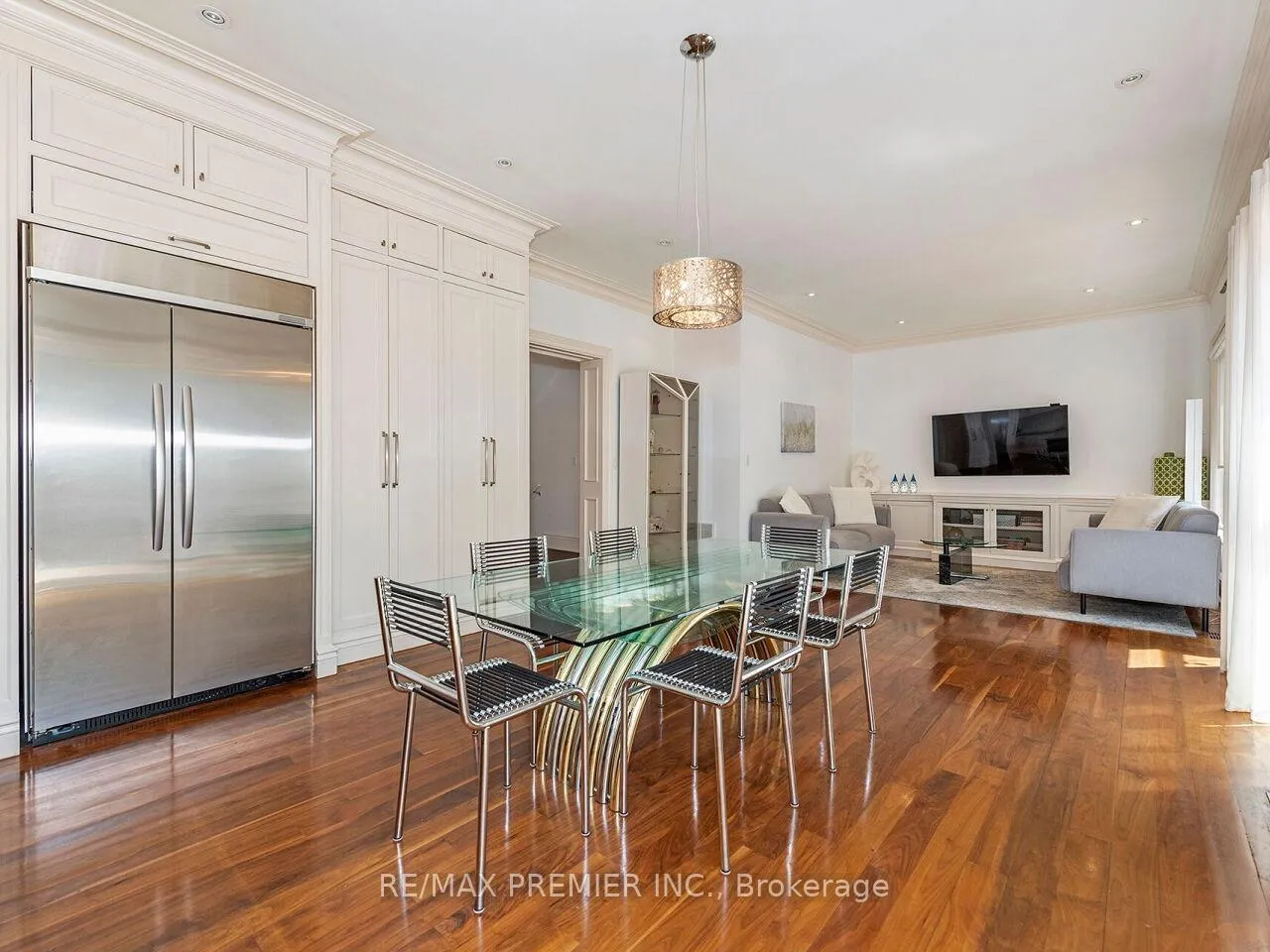 Photo 15 of 35 Yorkdale Crescent, North York, Humberlea-Pelmo Park — HOMEH
