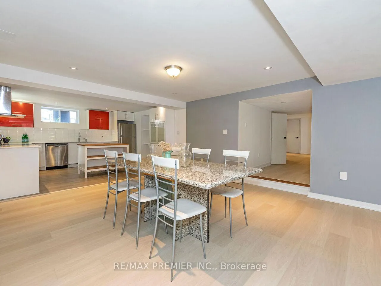 Photo 34 of 35 Yorkdale Crescent, North York, Humberlea-Pelmo Park — HOMEH