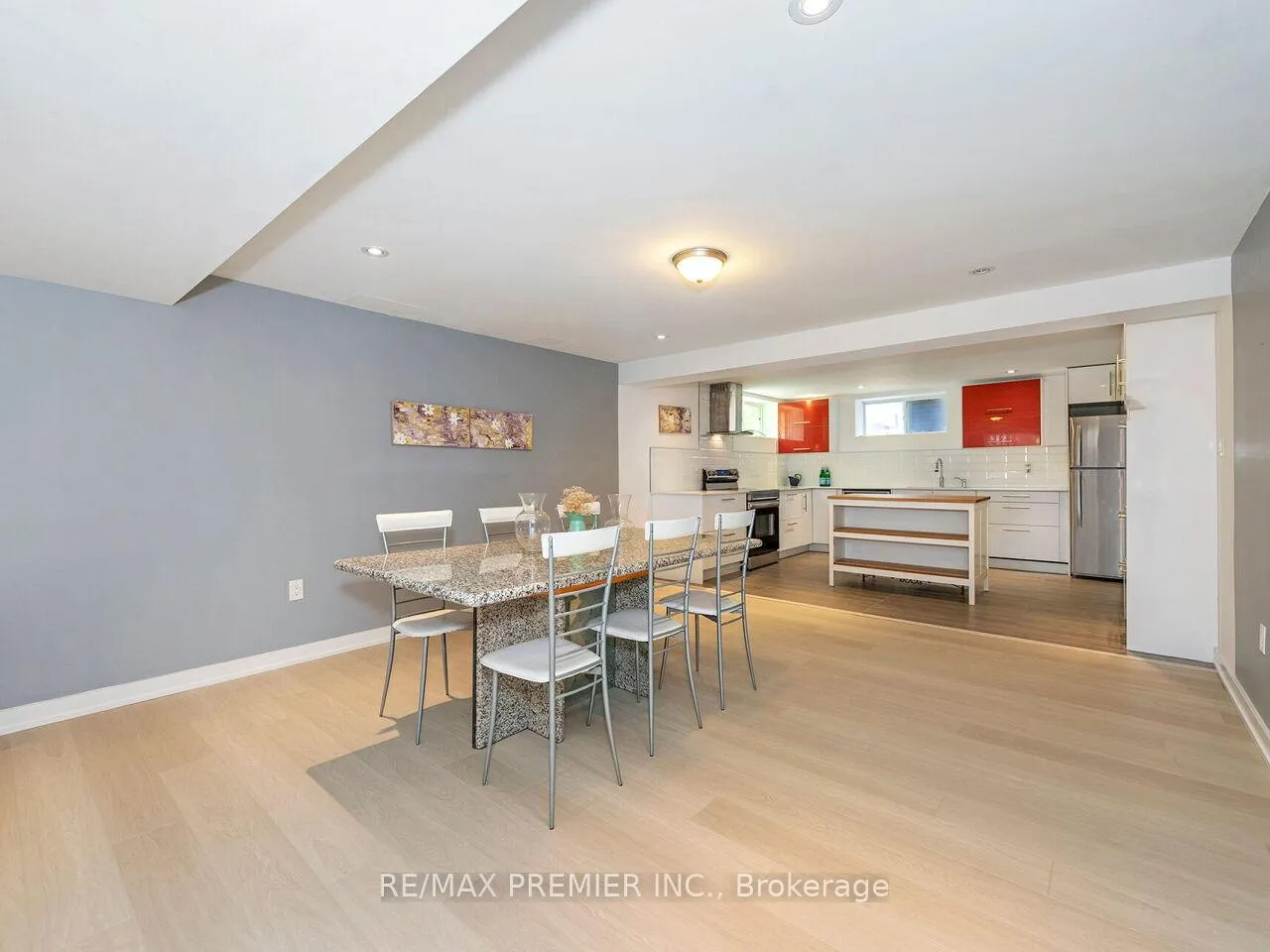 Photo 36 of 35 Yorkdale Crescent, North York, Humberlea-Pelmo Park — HOMEH