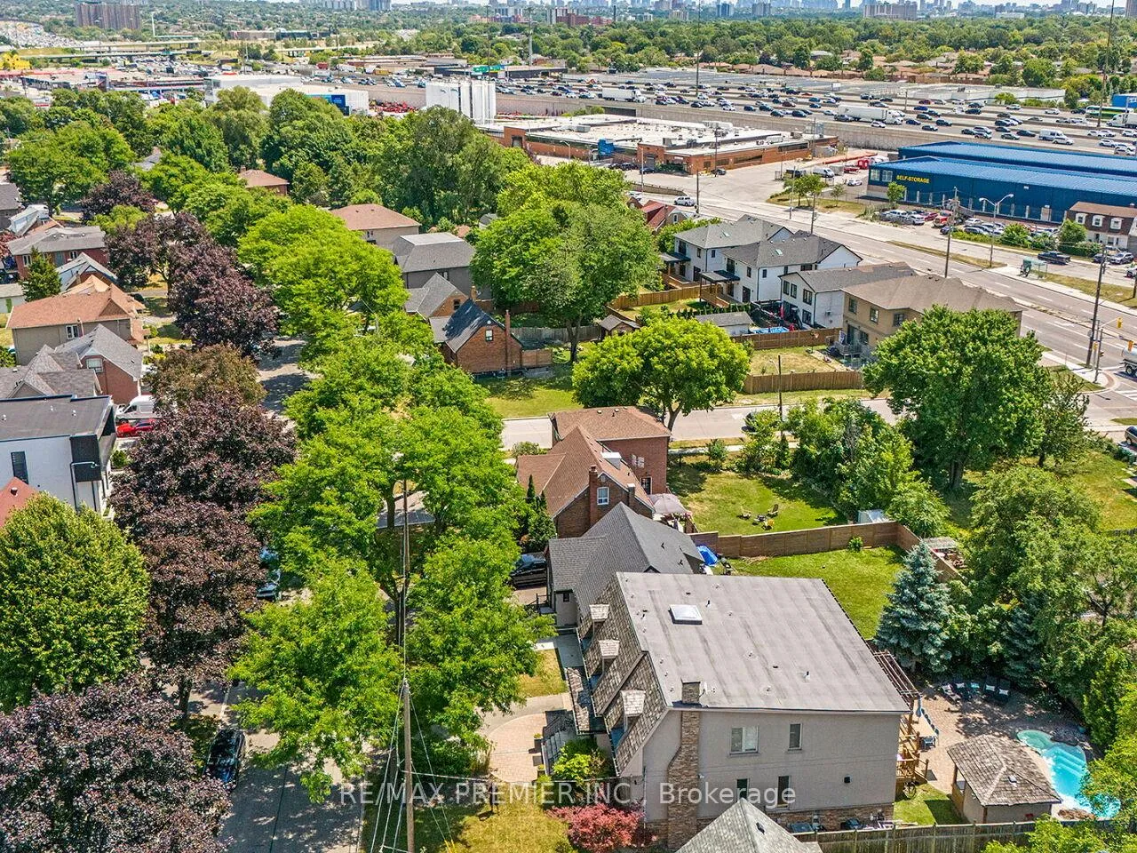 Photo 46 of 35 Yorkdale Crescent, North York, Humberlea-Pelmo Park — HOMEH