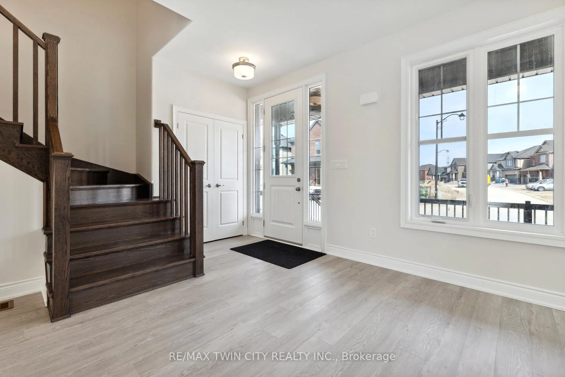 Photo 6 of 1083 Rippingale Trail, Peterborough, Northcrest Ward 5 — HOMEH