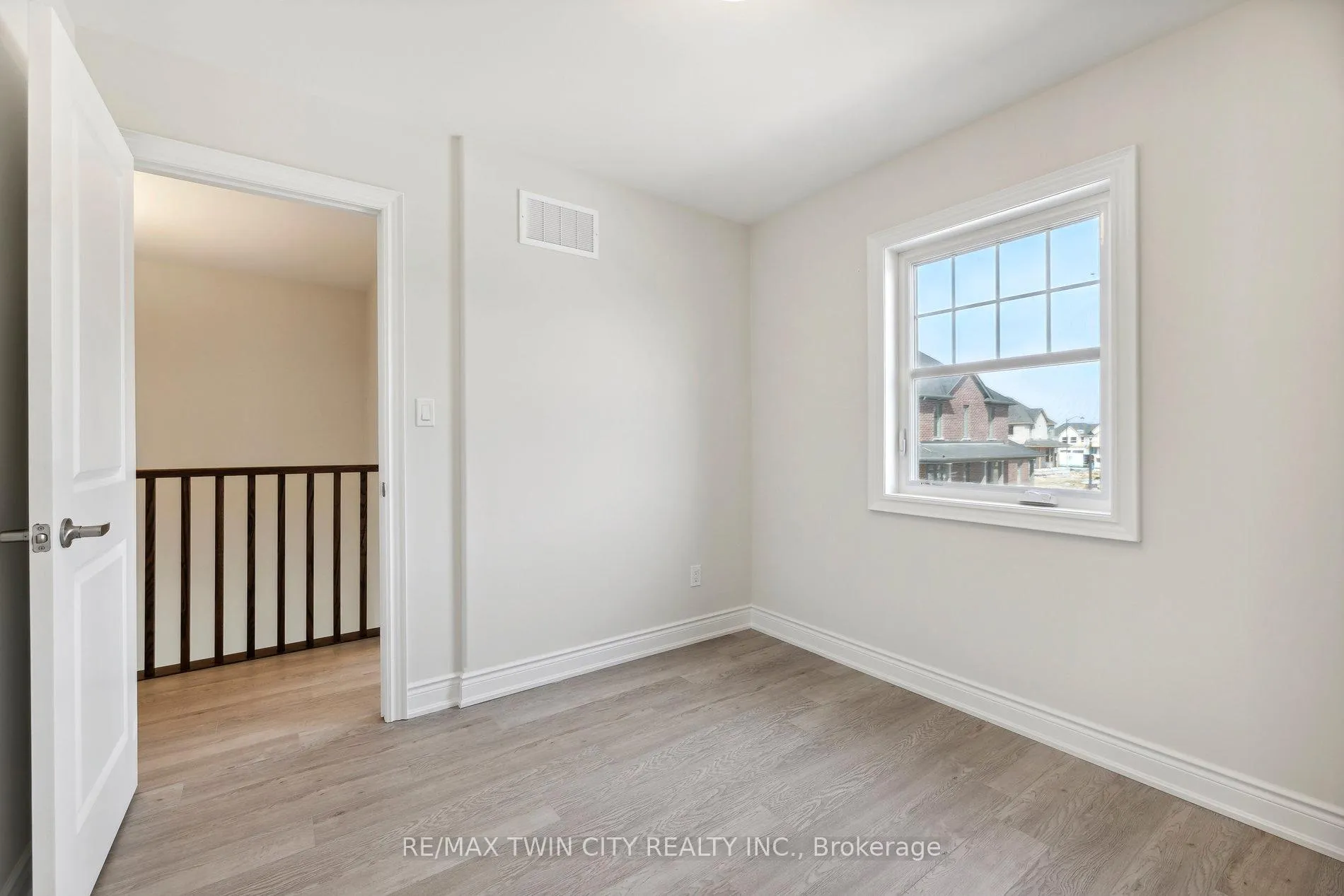 Photo 9 of 1083 Rippingale Trail, Peterborough, Northcrest Ward 5 — HOMEH