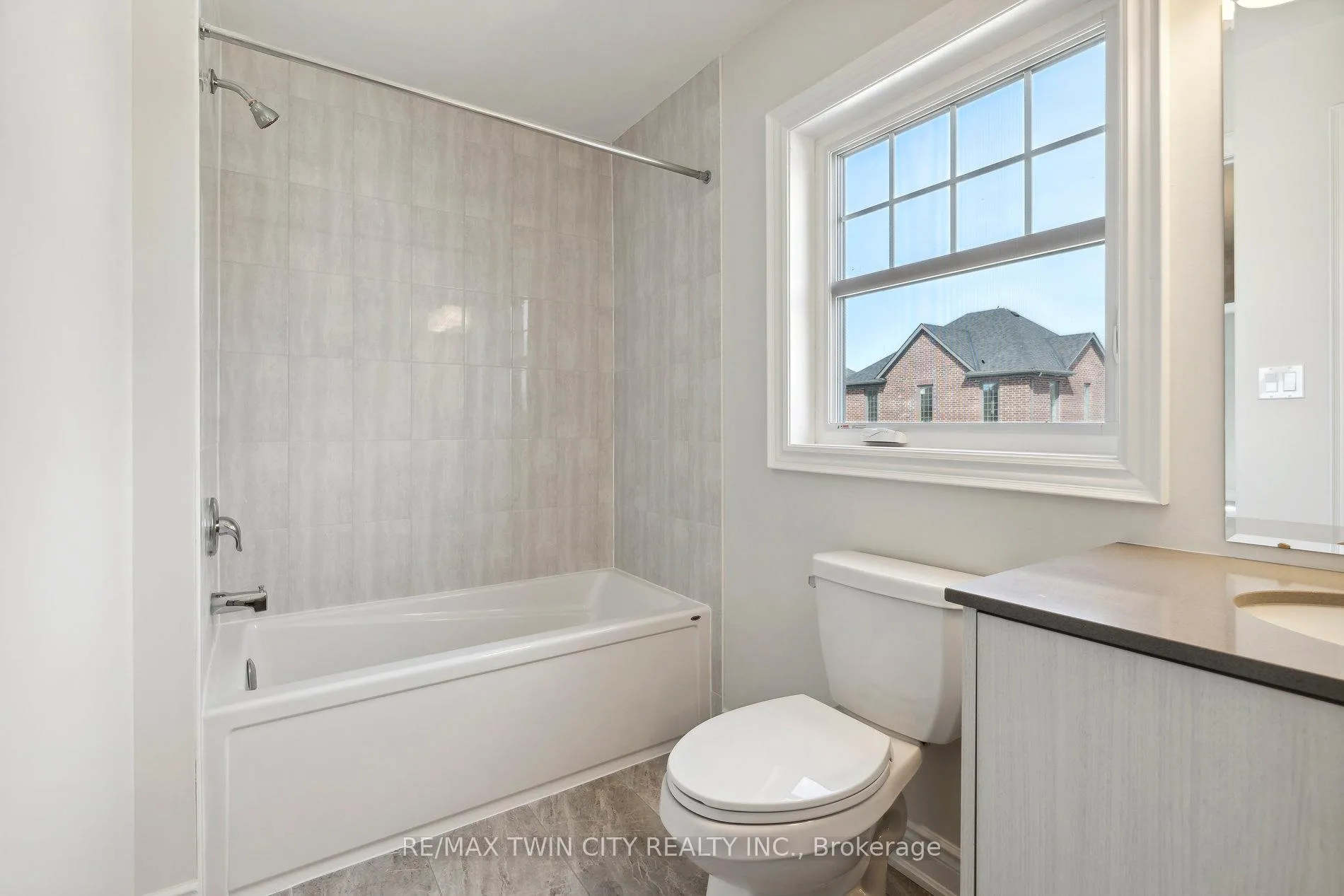 Photo 10 of 1083 Rippingale Trail, Peterborough, Northcrest Ward 5 — HOMEH