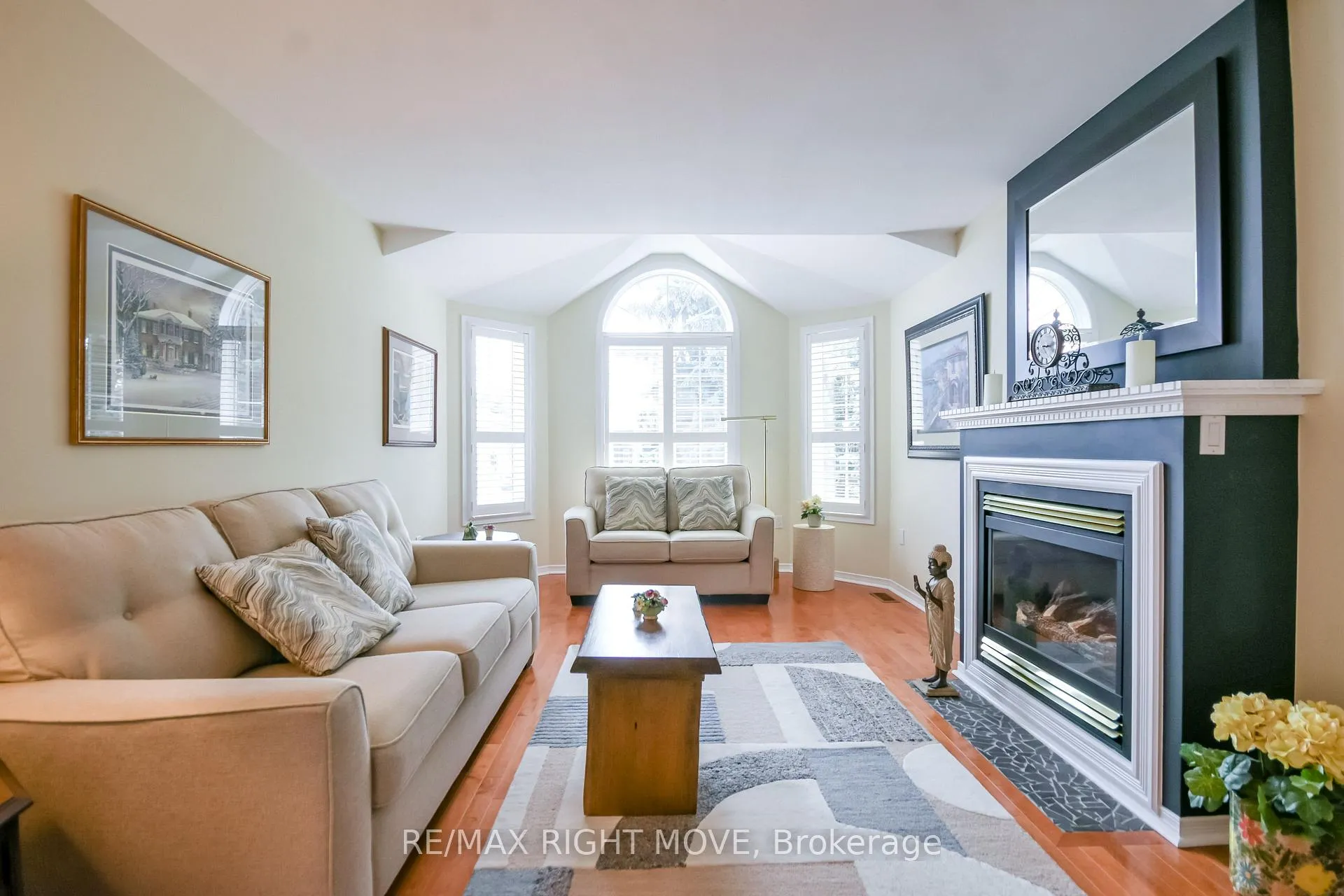 Photo 4 of 89 Carter Crescent, Orillia — HOMEH